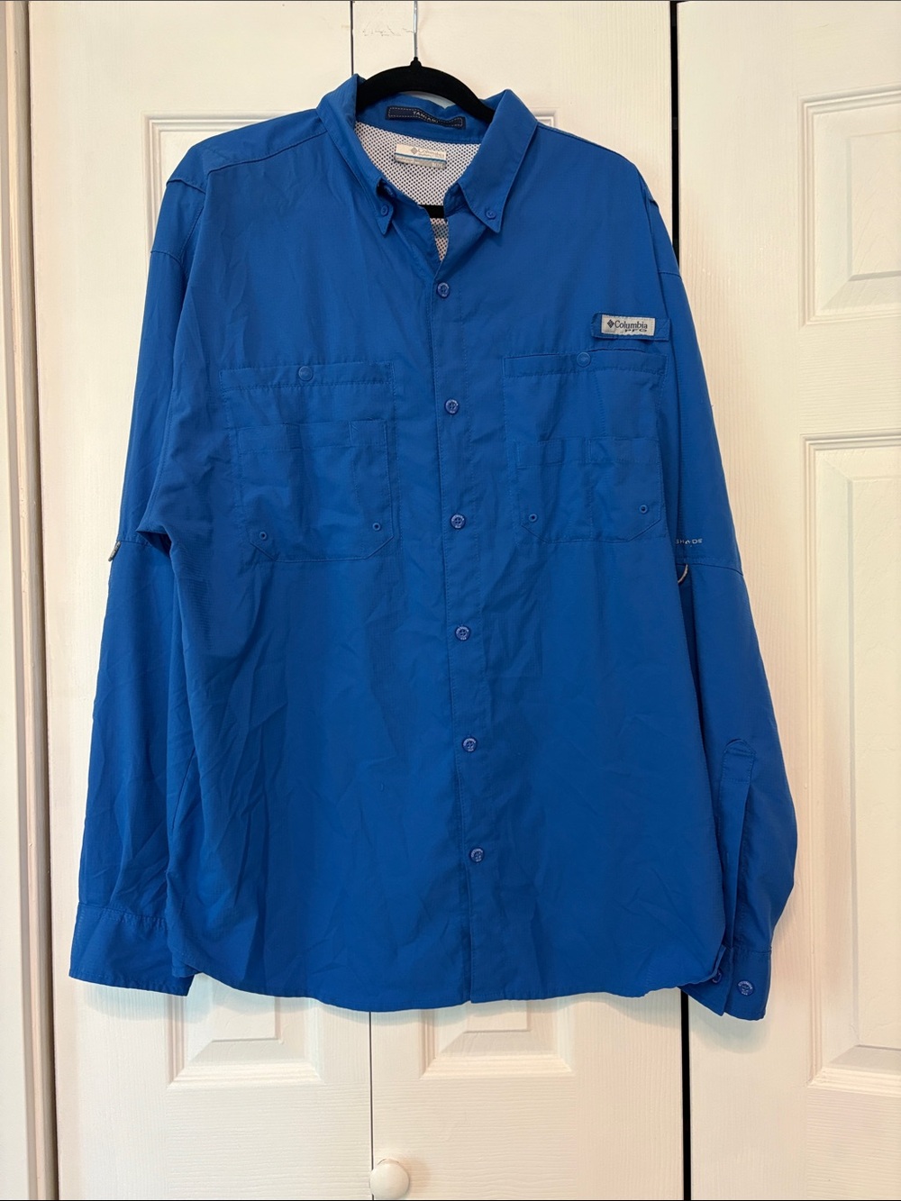 Columbia Men's Bright Blue Lightweight fishing shirt